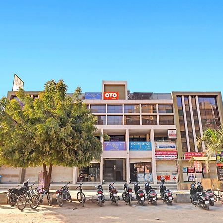Fabhotel Relax Gandhinagar Extérieur photo